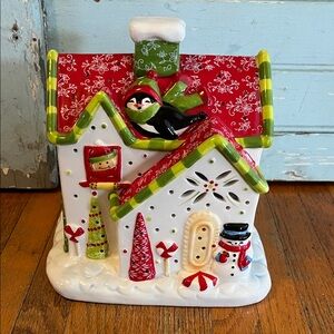 NEW in Box Temp-Tations by Tara Winter Whimsy Light Up Gingerbread House